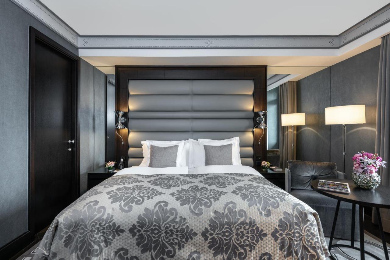 Royal Savoy &