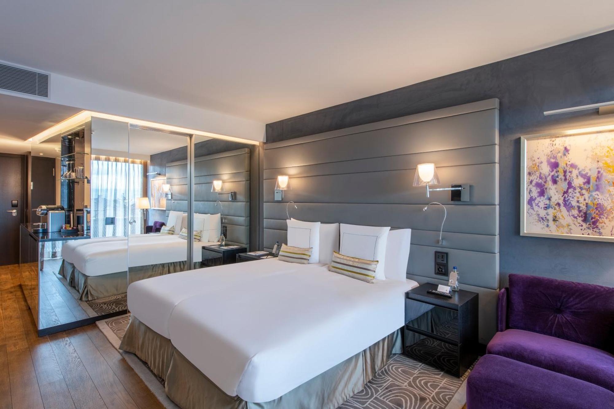Royal Savoy & Hotel