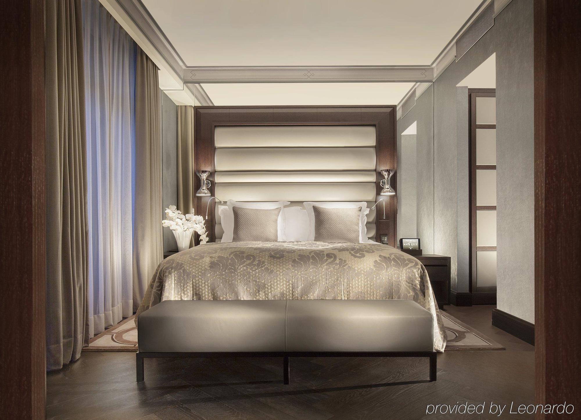 Royal Savoy & Hotel