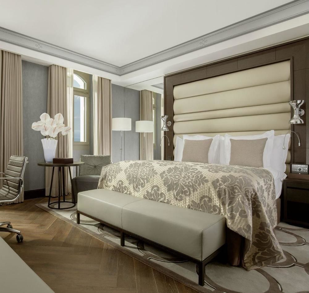 Hotel Royal Savoy &